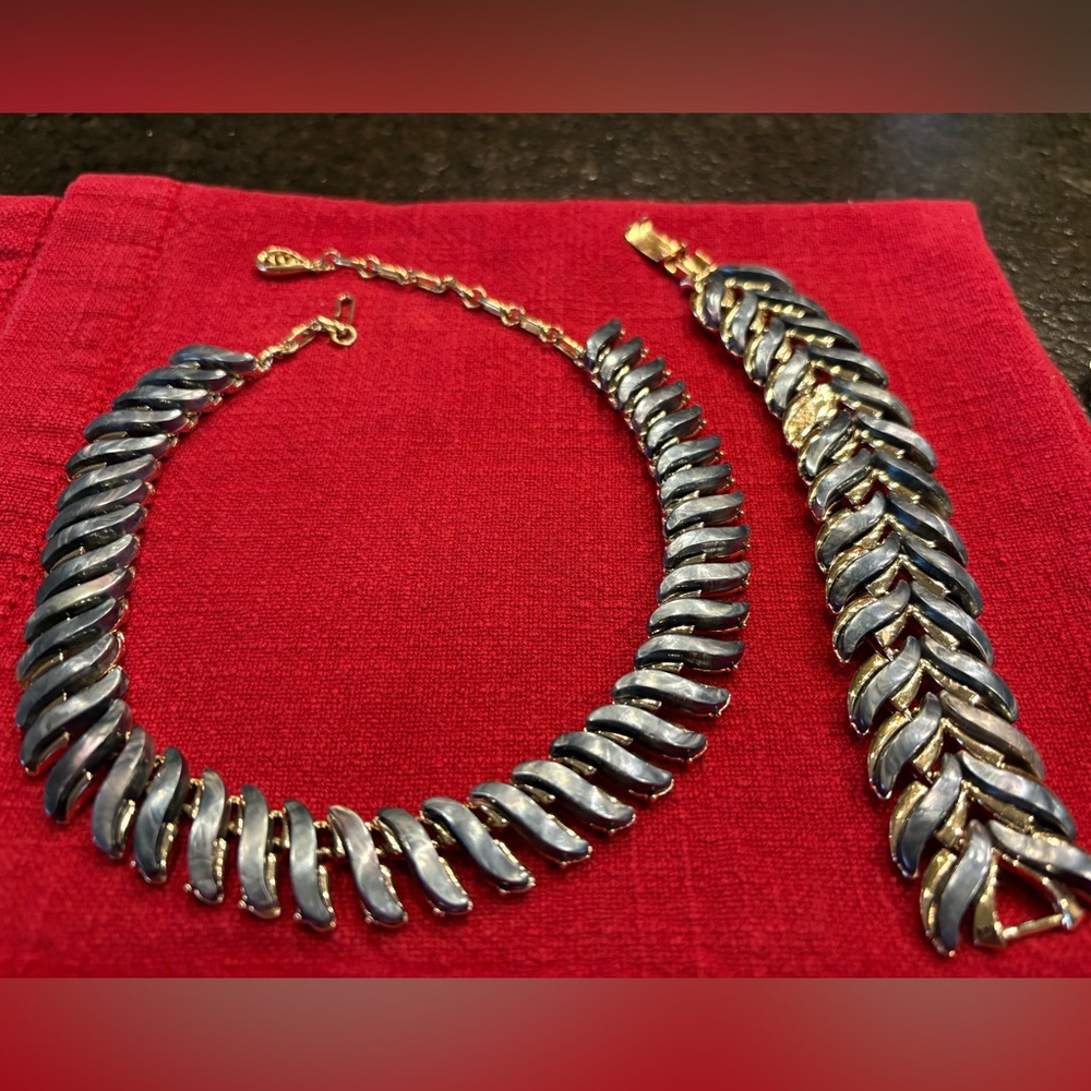 Vintage Silver/Blue and Gold tone necklace/bracelet set